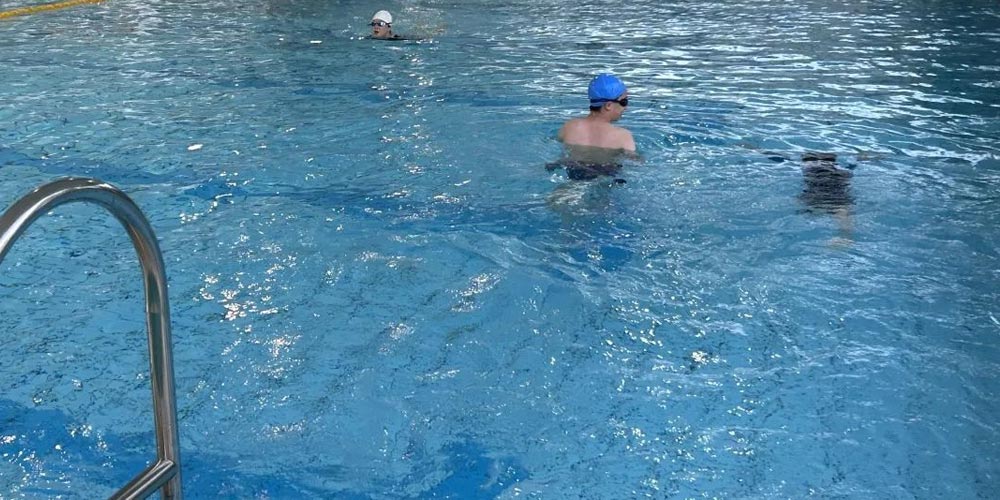 How to add calcium chloride to your swimming pool?