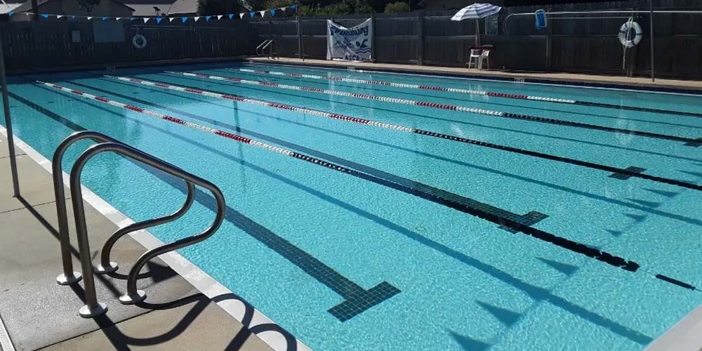 pH regulation swimming pool