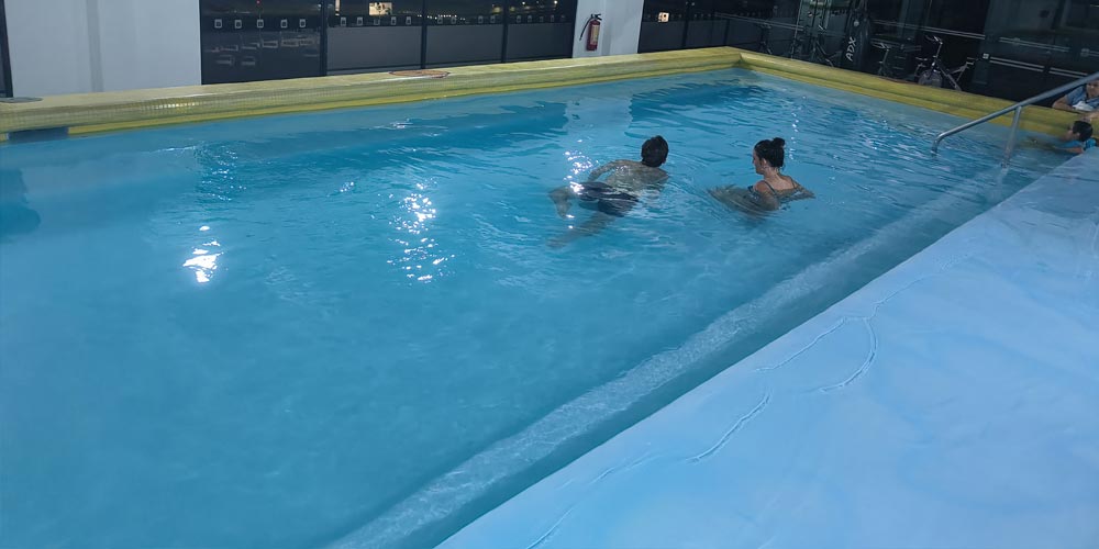 What chemical balance factors do you need to pay attention to when your pool becomes cloudy?